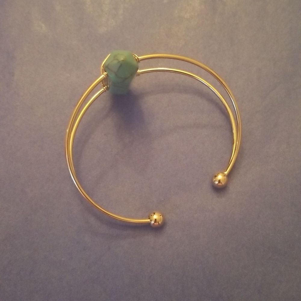 Turquoise gold tone cuff bracelet - Picture 4 of 10